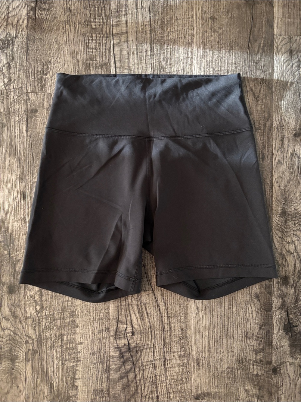 Lululemon WunderTrain 6 Inch Bike Shorts - Black - Size 10